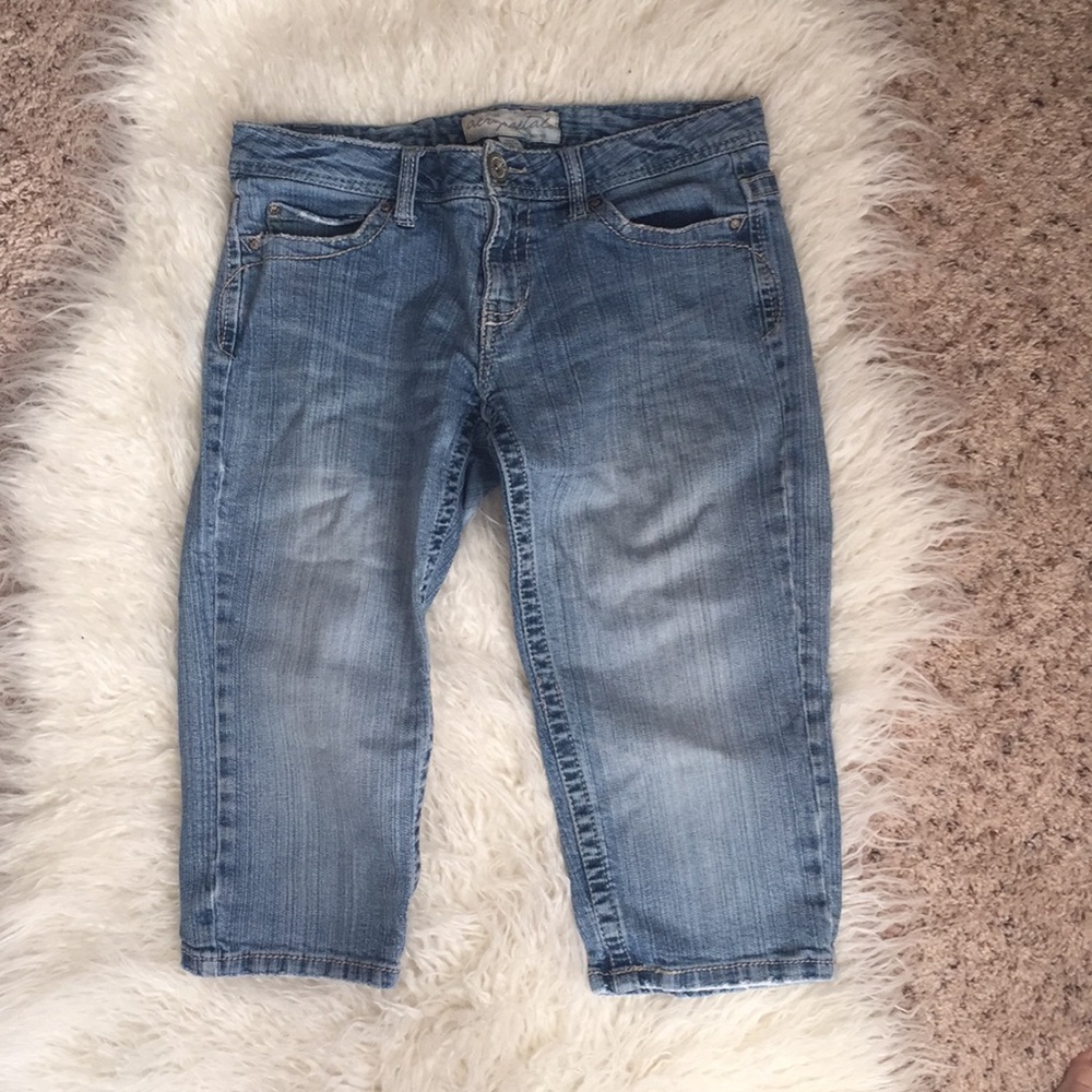Denim Capris - Picture 5 of 8